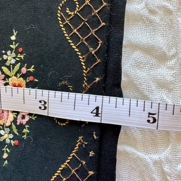 1930s Vintage Black Floral Petit Point Embroidered Clutch - Picture 13 of 13